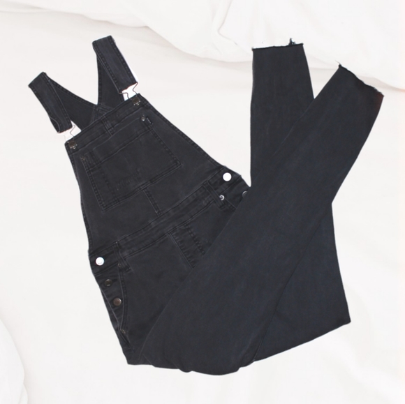 RVCA Pants - RVCA black denim overalls sz 27